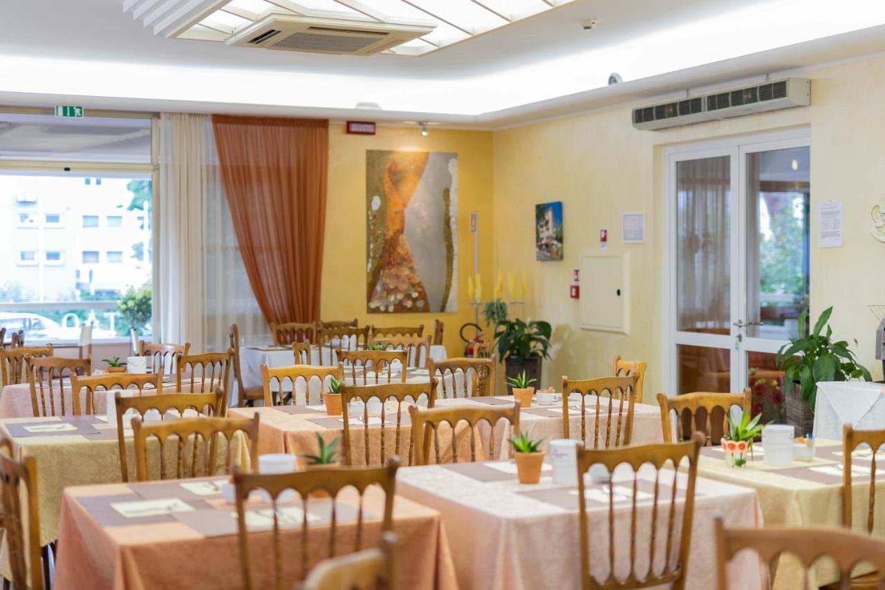 Hotel Alfa Tao Riccione Zewnętrze zdjęcie